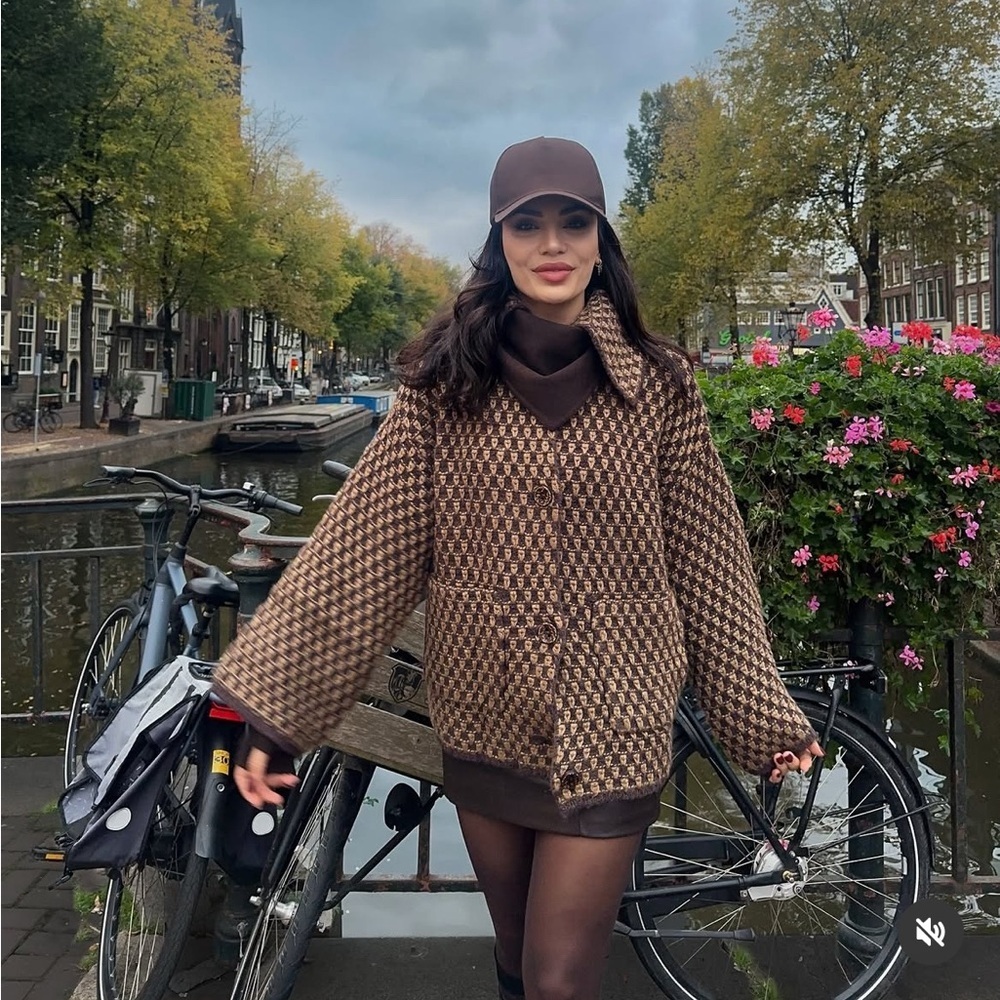VIRAL NEW ZARA LAPEL LUXURY KNIT JACKET SIZE S